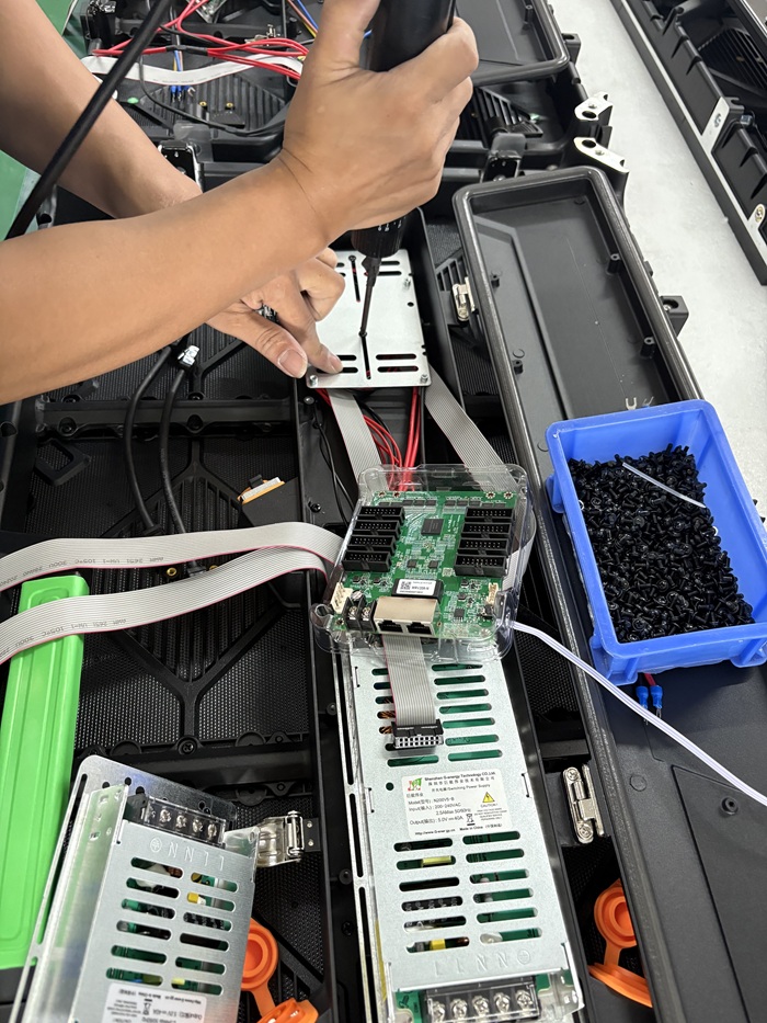 户外p3.91的led租赁屏 (3).jpg 户外p3.91的led租赁屏 (3).jpg