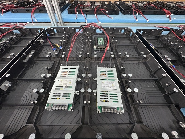 公海7108线路室内P2压铸铝箱体LED显示屏 (3).jpg 公海7108线路室内P2压铸铝箱体LED显示屏 (3).jpg