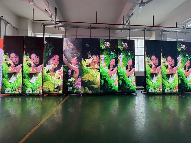 P2.5 LED海报屏 P2.5 LED海报屏