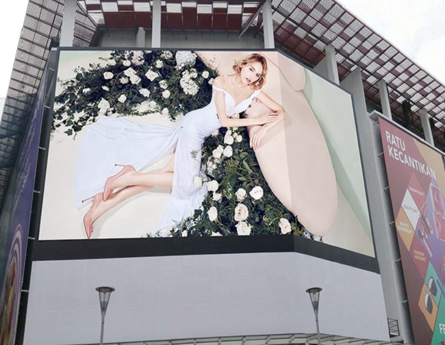 户外全彩LED显示屏案例图 户外全彩LED显示屏案例图