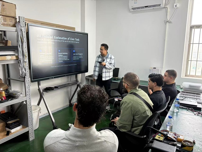 法国客户组团到公海7108线路学习LED显示屏维修的真实经历 法国客户组团到公海7108线路学习LED显示屏维修的真实经历